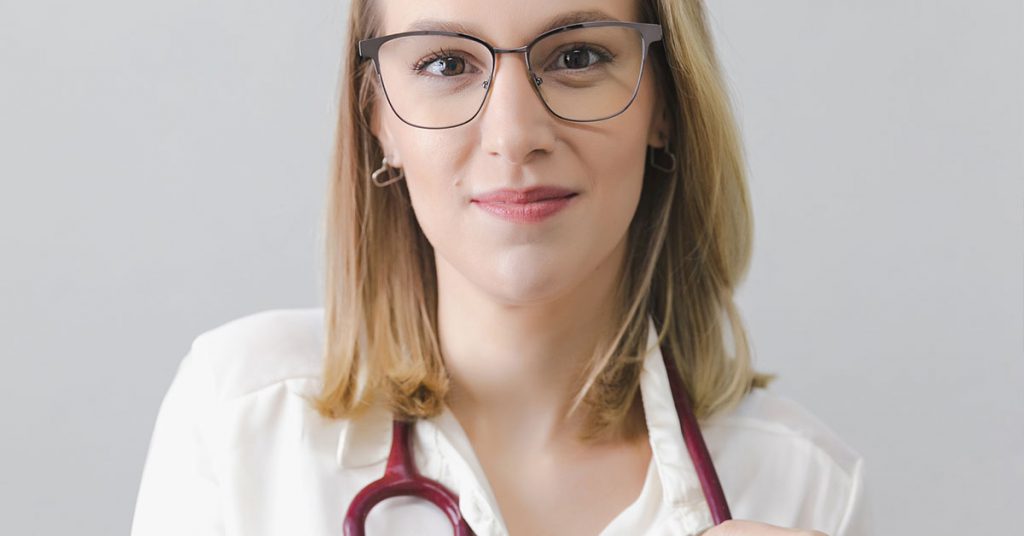 conheca-mais-sobre-a-dra-paula-deckers-min